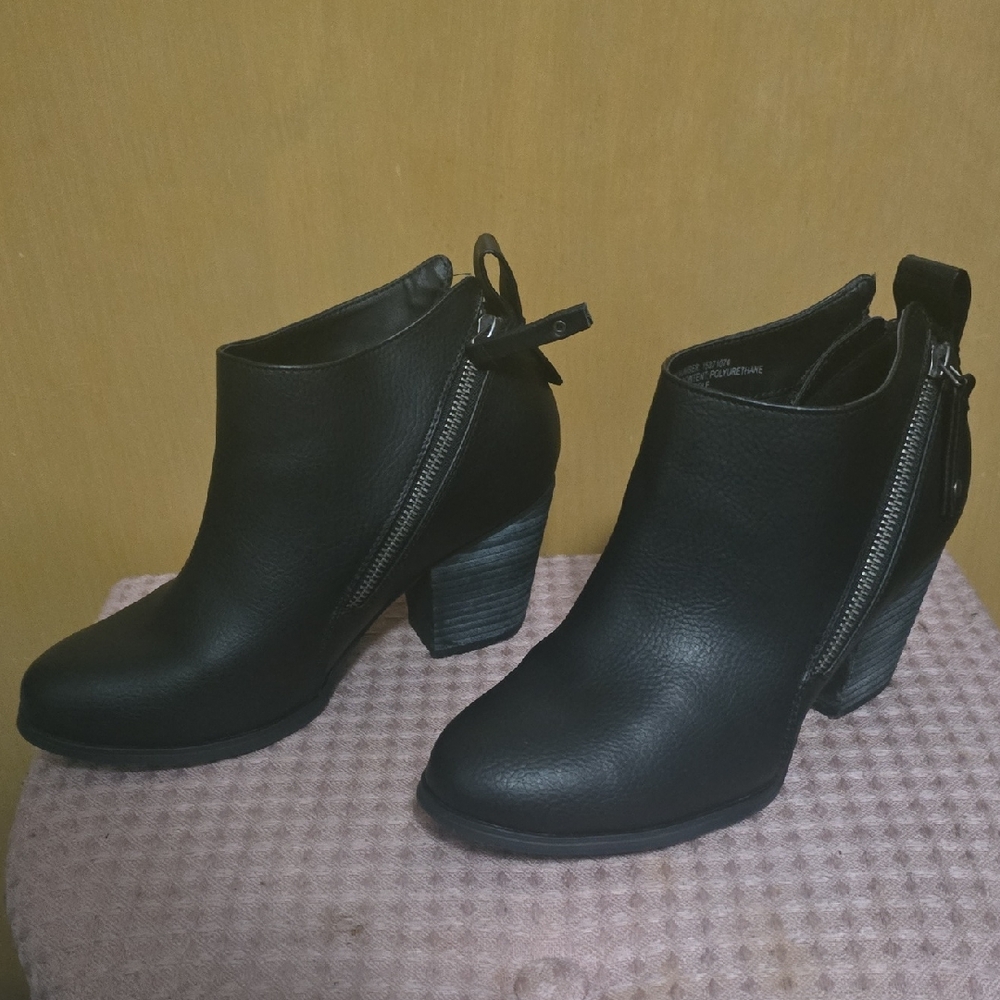 Torrid Black Ankle Booties with Zipper Detail